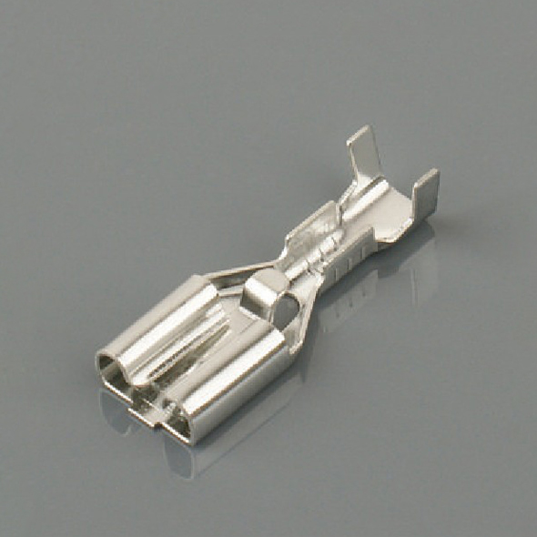 Continuous Spring Locking Plug Terminal